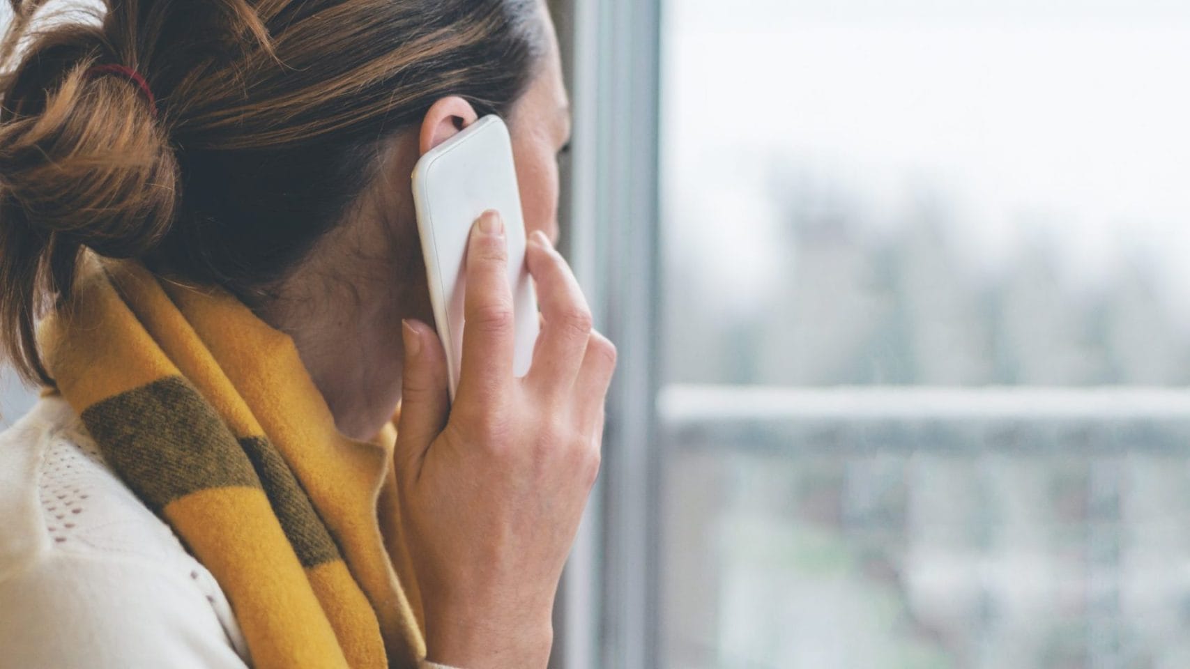 Family member calling hospice after a loved one dies under hospice care.