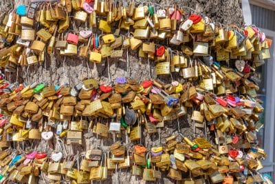 Love lock tree in Old Town Spring Texas near Spring TX cremation services